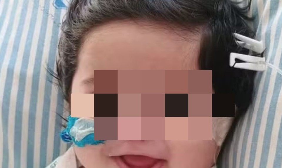 Štvormesačný chlapček zomrel v nemocnici. Sestrička mu do žily vstrekla mlieko