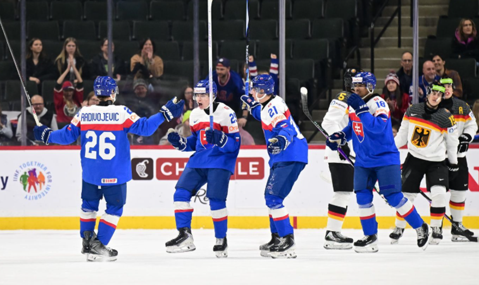 Slováci si pripísali prvú výhru, Chrenko hattrickovým hrdinom