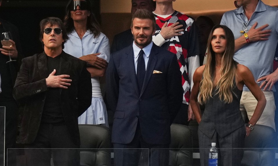 Svetové celebrity sledovali triumf USA na MS. V hľadisku Beckham, Cruise aj DiCaprio