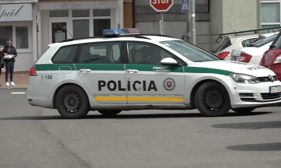 Nehoda na diaľnici D1: Hasiči a záchranári pomáhali zranenému vodičovi