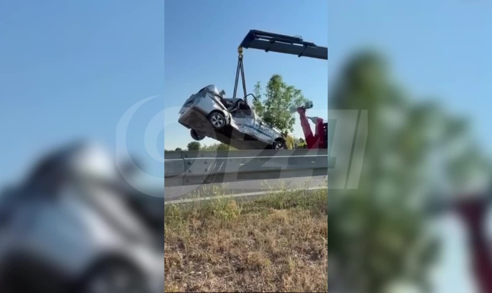 Policajné auto havarovalo pri Senci, vozidlo skončilo na streche