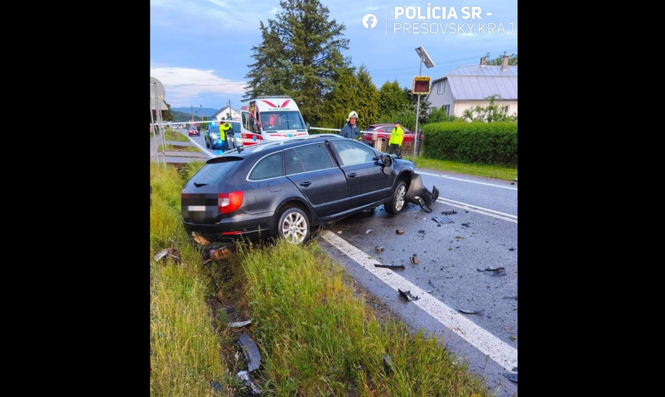 Osobné auto zišlo z cesty a narazilo do betónového stĺpa. Zomrel iba 33-ročný vodič