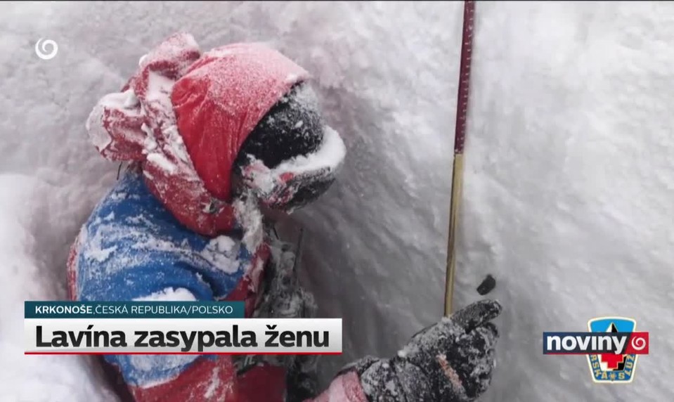 Lavína zasypala ženu