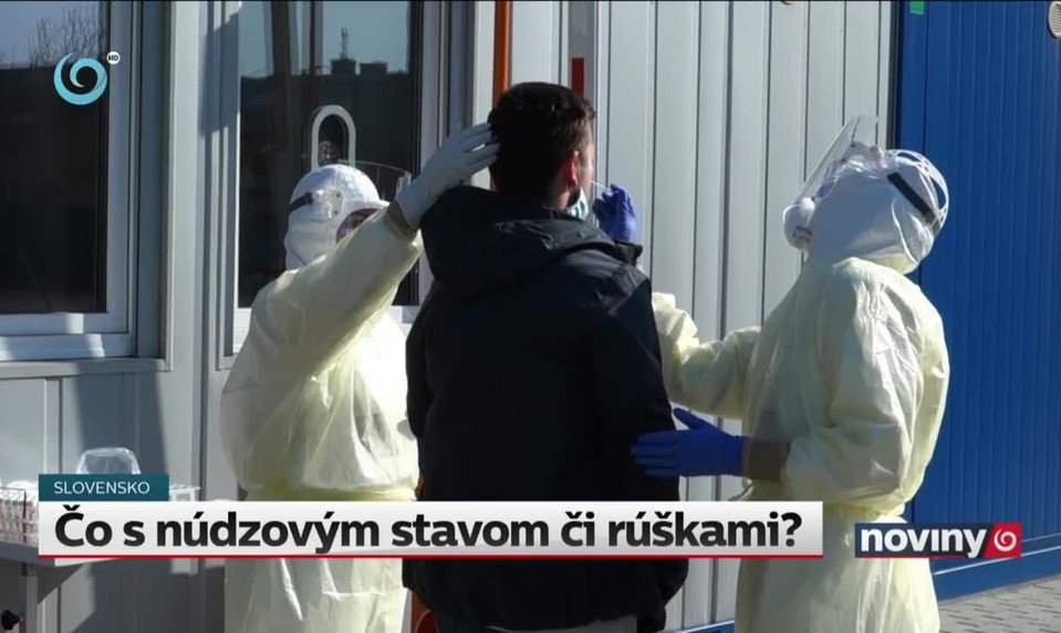 Čo s núdzovým stavom či rúškami?