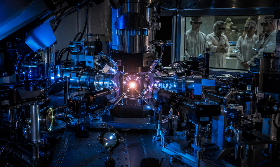 Čo sa stane, ak sa stretnú jadrové štiepenie a umelá inteligencia?