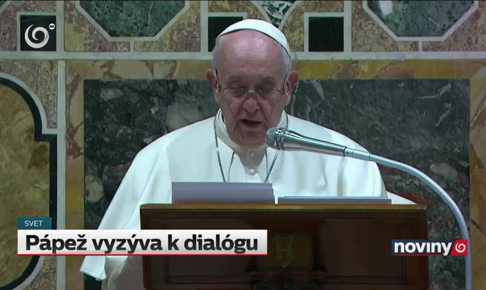 Pápež vyzýva k dialógu