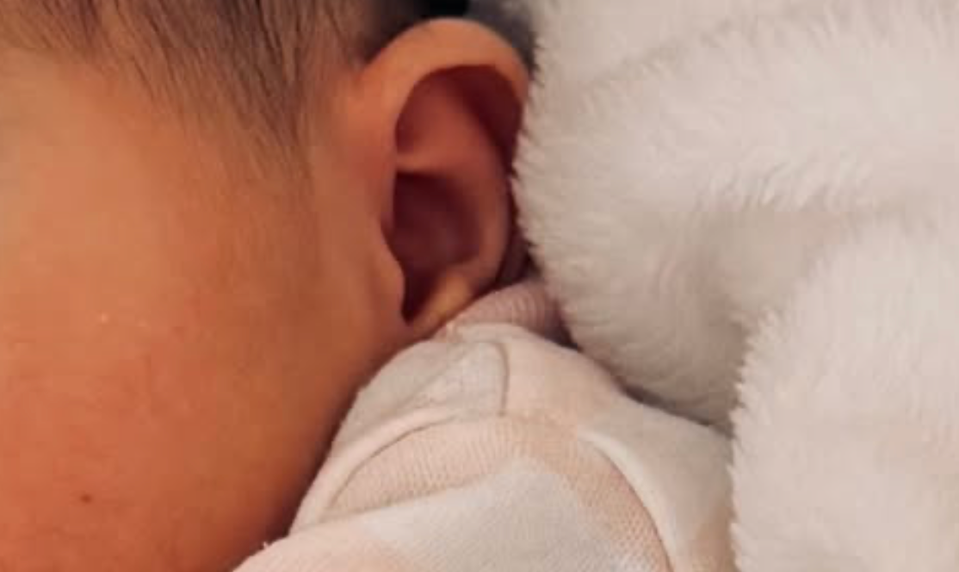 Slovenský spevák sa stal otcom: Po uši zamilovaný!