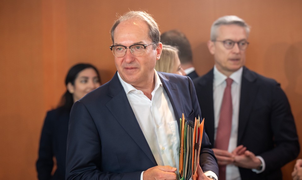Nemecko zvýšilo stupeň ohrozenia. Minister varuje pred možnými útokmi