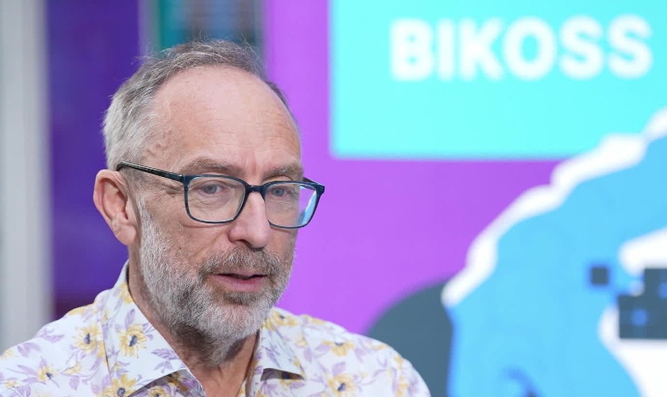 Rozhovory 24: Nie sme sociálna sieť, ale miesto na zdieľanie faktov, zakladateľ Jimmy Wales o Wikipédii