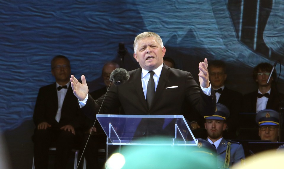 Slovenské protifašistické hnutie kritizuje Ficov príhovor na oslavách SNP a jeho stranícke prejavy