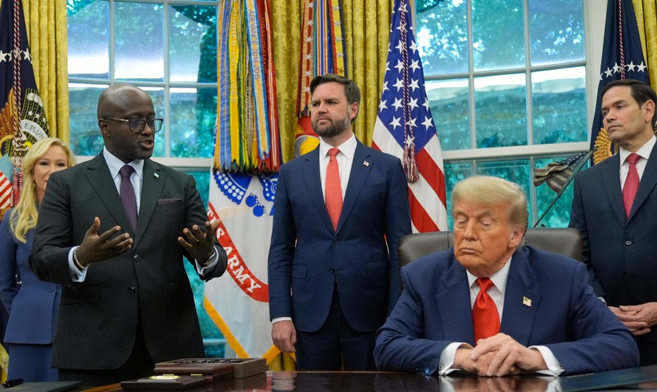 Trumpov obchod s migrantmi. Stovky ich pošle do Rwandy