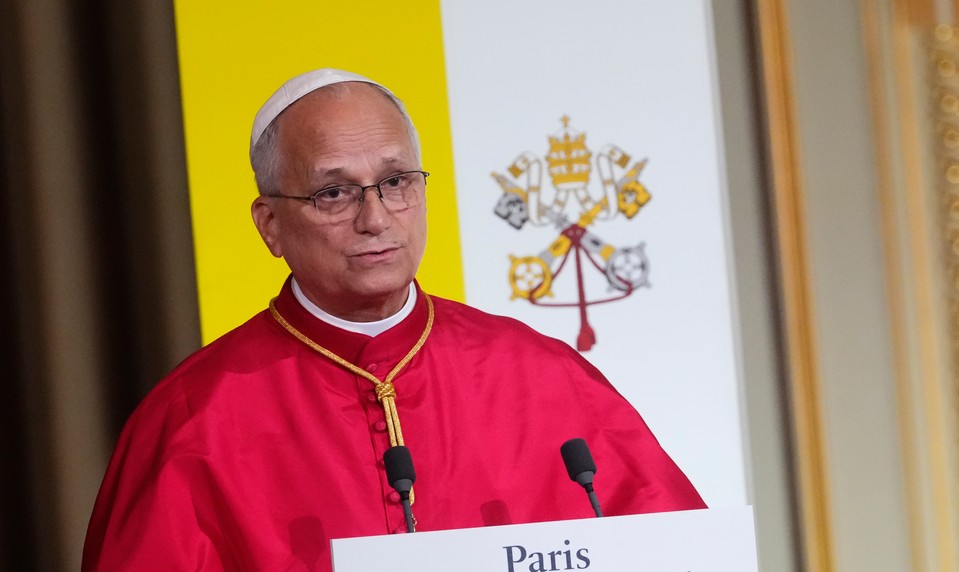 Pápež Lev XIV. slúžil omšu v Paríži: Dav zaplnil Champs-Élysées
