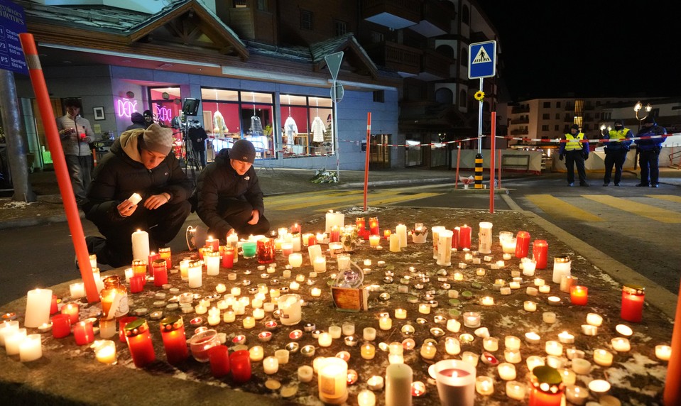 Výbuch v bare počas osláv Nového roka zabil približne 40 ľudí. Ďalších 80 je v kritickom stave