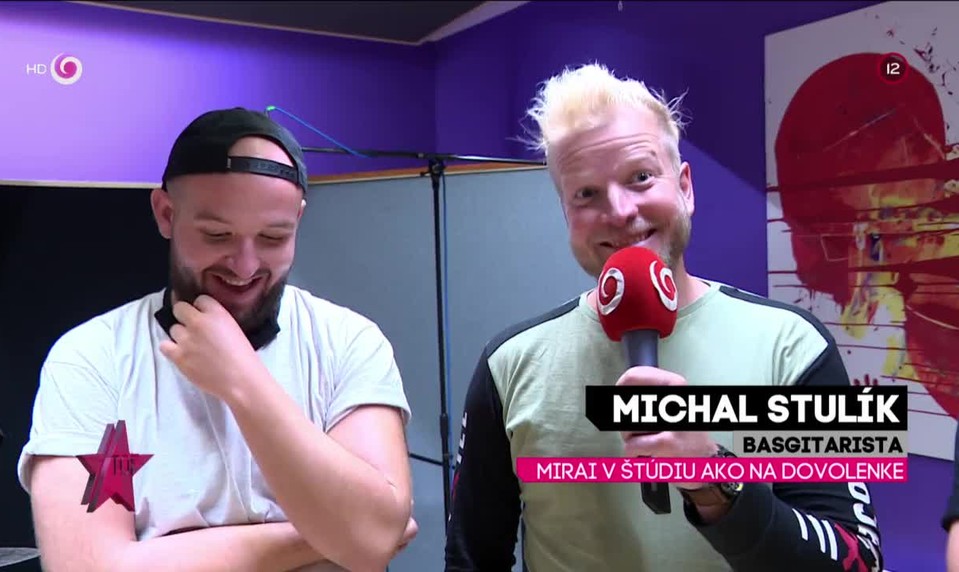 MIRAI V ŠTÚDIU AKO NA DOVOLENKE