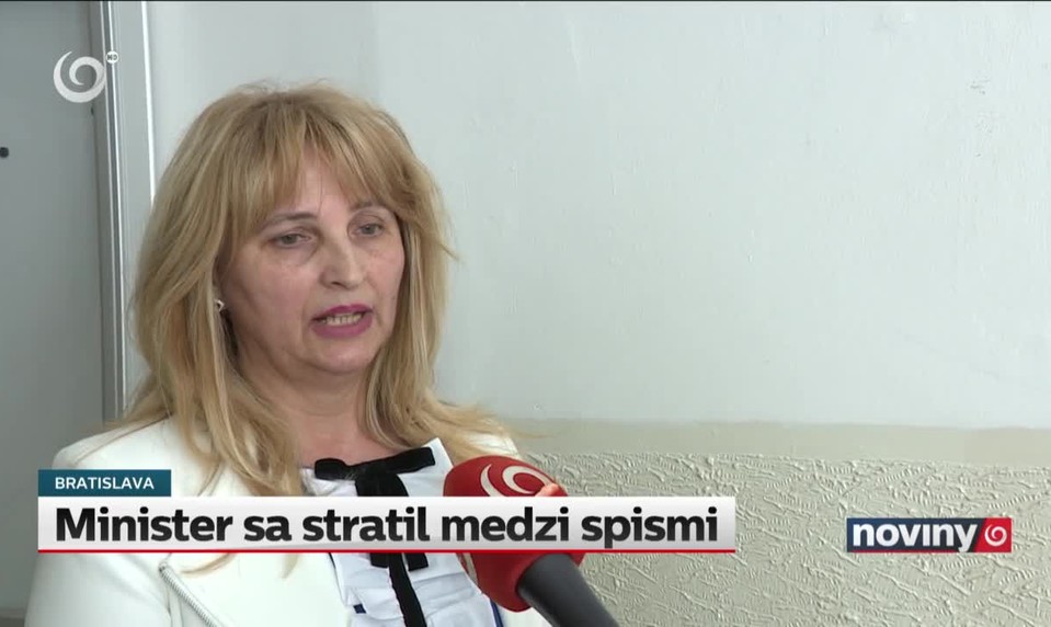 Minister sa stratil medzi spismi