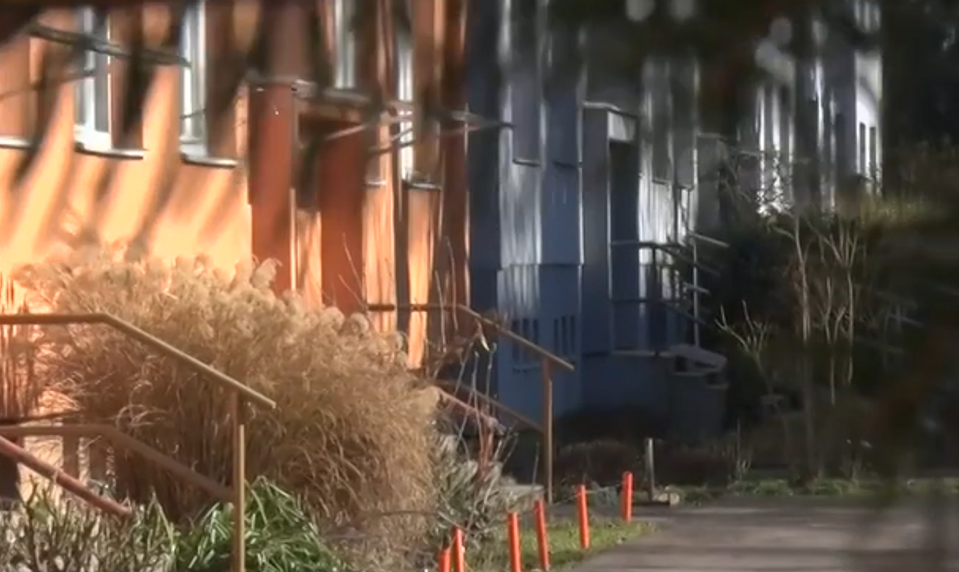 Tvári sa, že ide meniť radiátory: Mesto varuje pred neznámym mužom, môže byť nebezpečný