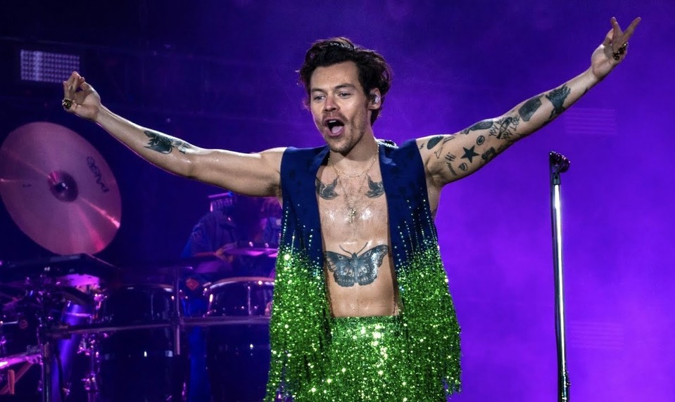 Popová hviezda rozhnevala fanúšikov cenami lístkov: Vyjadrila sa k tomu aj britská hudobná ikona!