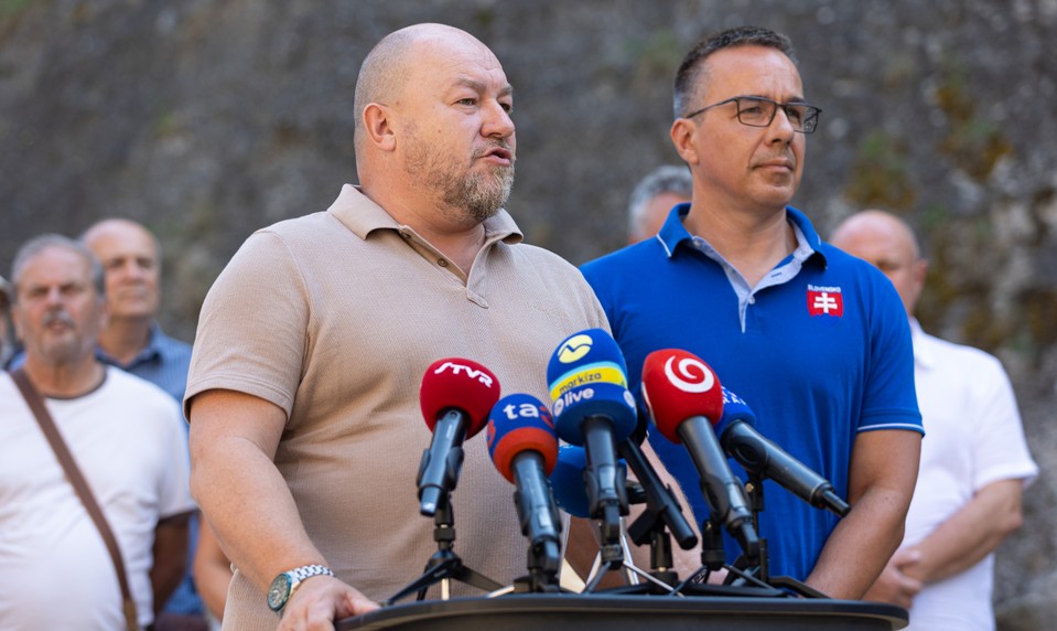 Prácu namiesto dávok si vybralo 5-tisíc ľudí. Ďalších 23-tisíc však firmy odmietli
