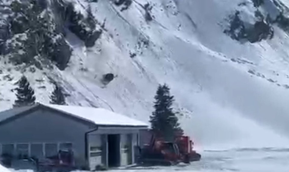 AUTENTICKÉ VIDEO: V známom lyžiarskom stredisku sa zrútila kabína lanovky