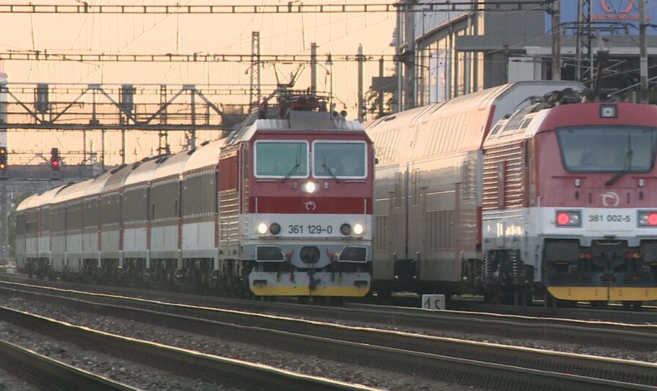 Najvyšší kontrolný úrad varuje: Rekonštrukcia železníc z Plánu obnovy mešká, hrozí nám prepadnutie stoviek miliónov eur