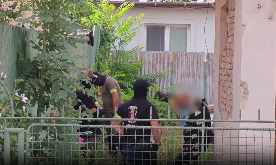 Intímnou fotkou mal vydierať mladého muža. Polícia vypátrala podozrivého aj jeho komplica