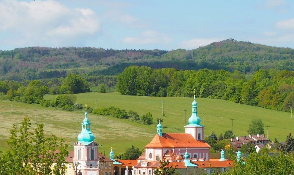 V kostole nasprejoval hákové kríže: Vraj mal nutkanie čmárať