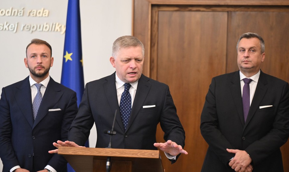 Z rebelov ministri: Prehľad sporov a nejednotných hlasovaní koalície v roku 2025