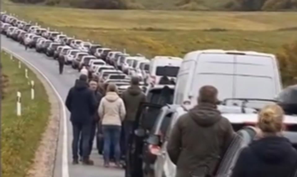 Sociálnymi sieťami sa šíri hoax o migrantoch z Ukrajiny. Čo sa deje na hraniciach?