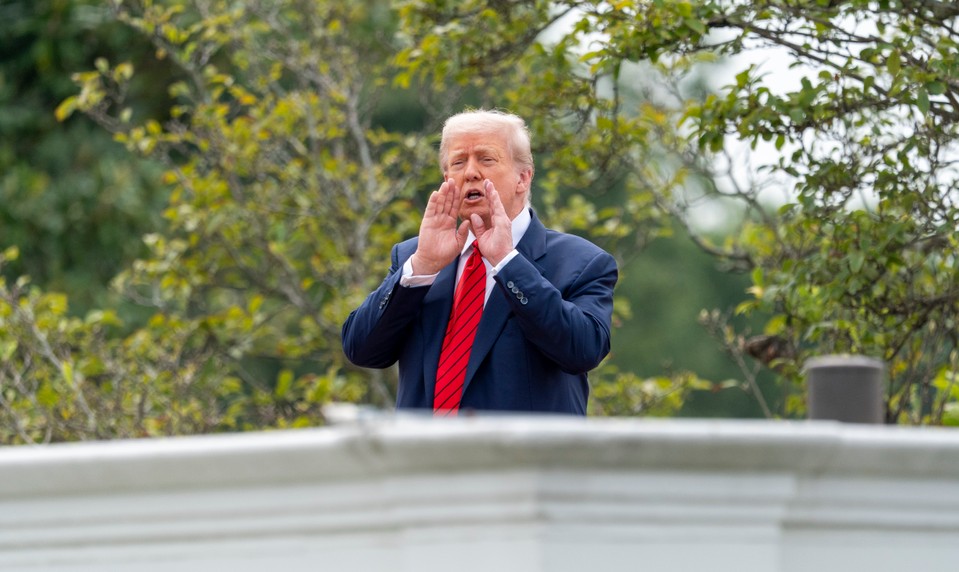 Washington spustil nové 15 % clá na dovoz z EÚ, Brusel reaguje prísľubom investícií