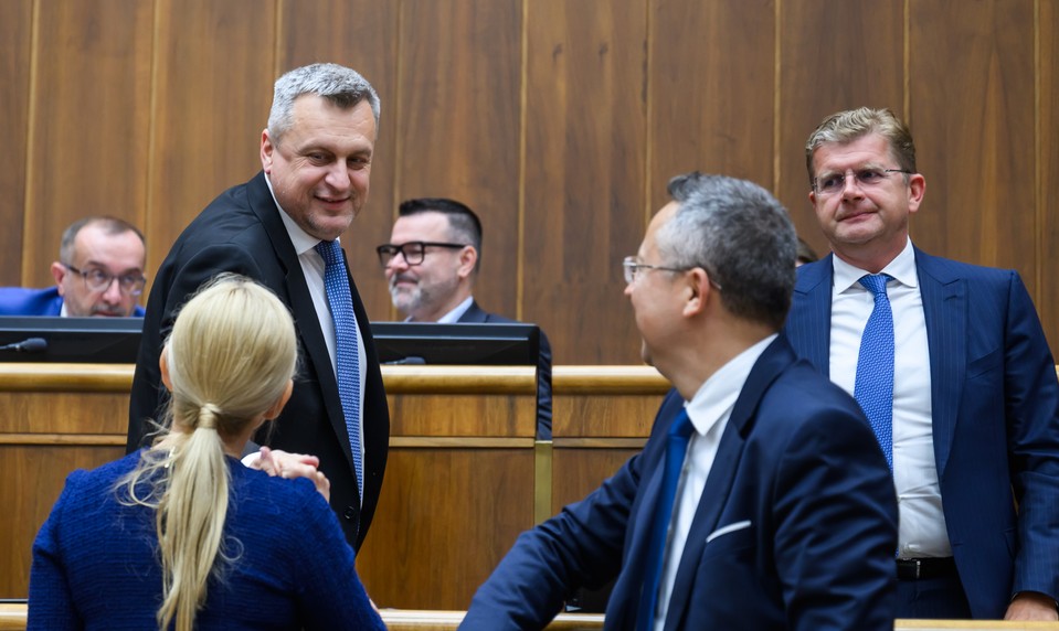 Parlament vyslovil vláde dôveru, podporilo ju 78 koaličných poslancov