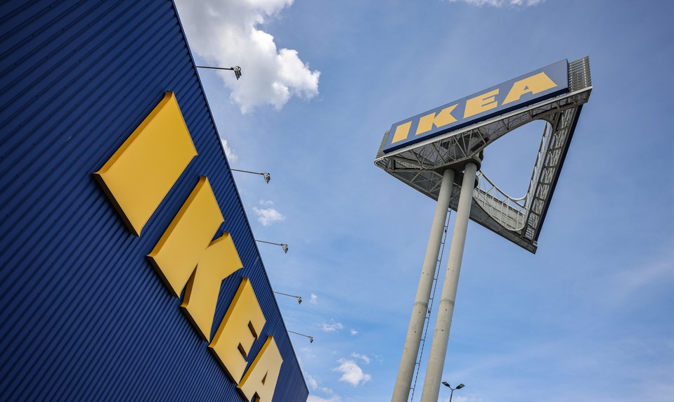 IKEA sťahuje z predaja populárne lampy. Hrozí úraz elektrickým prúdom