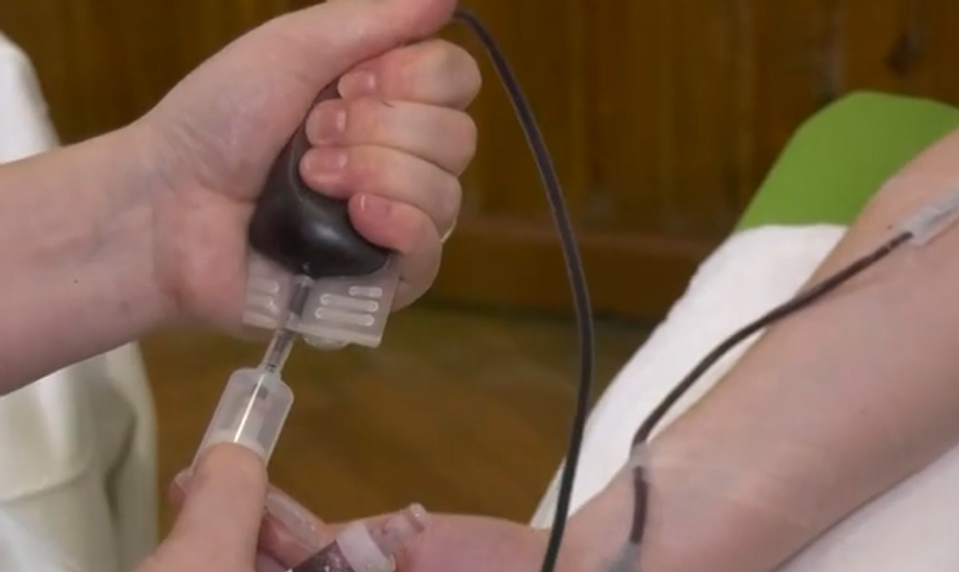Krvný test, ktorý odhalí 50 druhov rakoviny: Lekár ho vyskúšal sám na sebe
