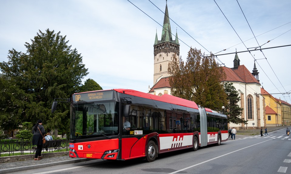 Dopravný podnik prepúšťa vodiča trolejbusu. Počas dychovej skúšky nafúkal