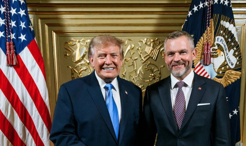Bola to maketa alebo nie? Fotografie lídrov východnej Európy s Donaldom Trumpom vyvolali otázky