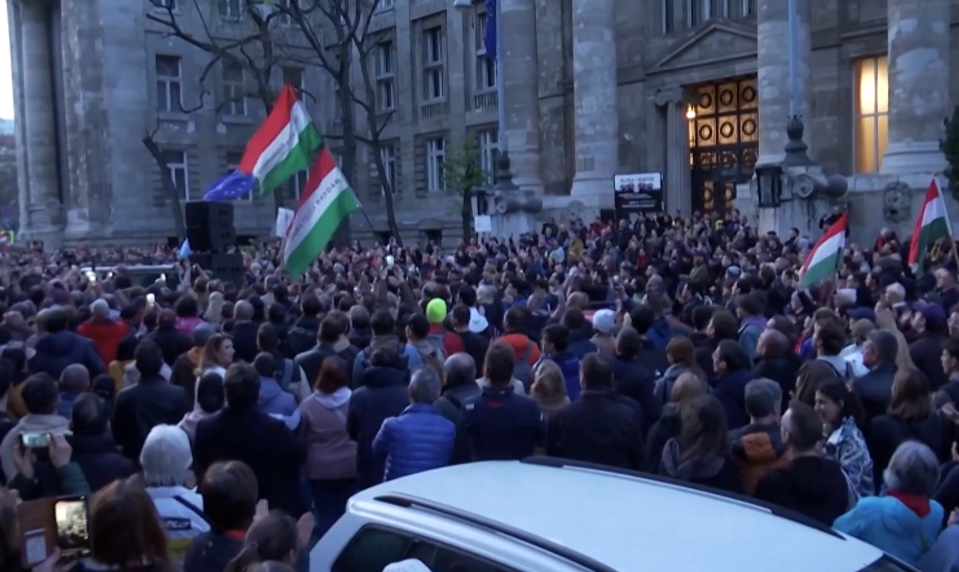 Viac ako pol milióna eur za jeden deň - toľko vyzbierali ľudia pre vyhodeného policajného vyšetrovateľa