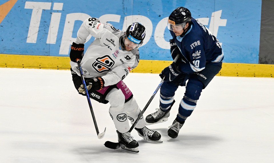 Slovan nedokázal využiť šancu na postup, semifinálová séria sa sťahuje do Košíc