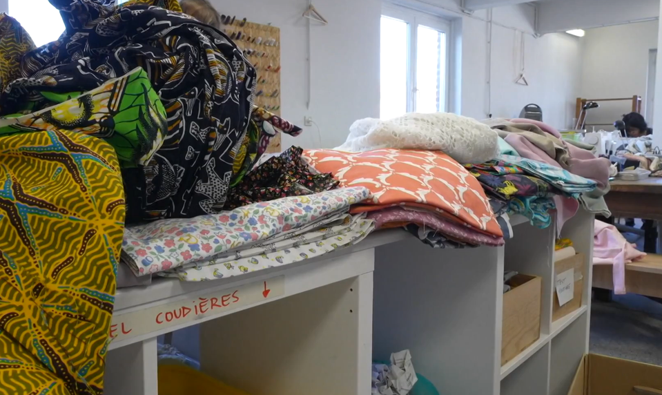 Európsky parlament chce do roku 2030 znížiť plytvanie potravinami a textíliami