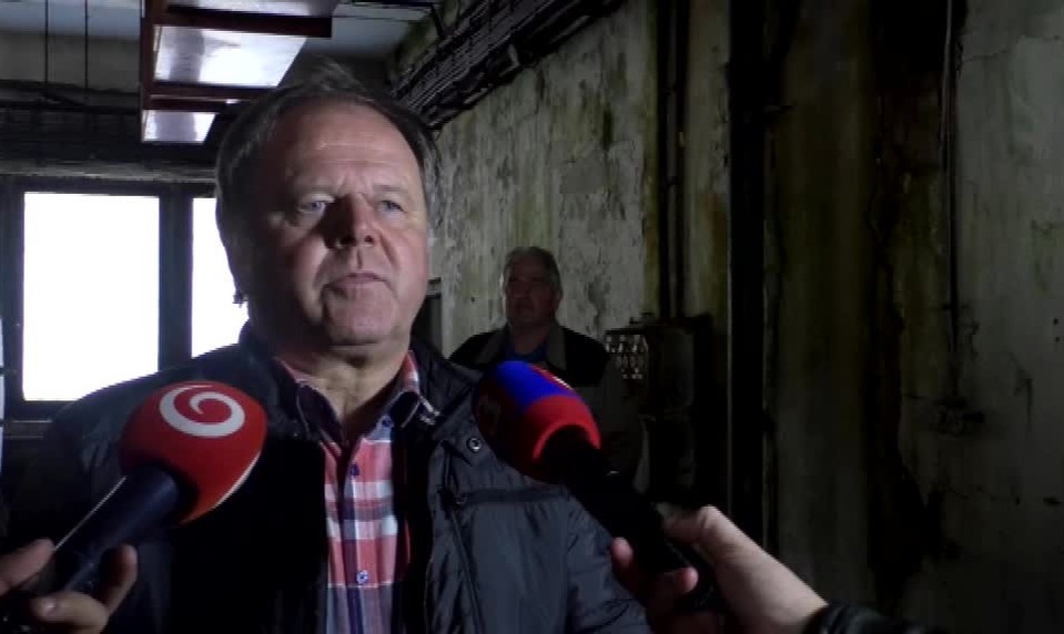 V obci na Spiši majú v starej fabrike gálony s kyselinou fluorovodíkovou