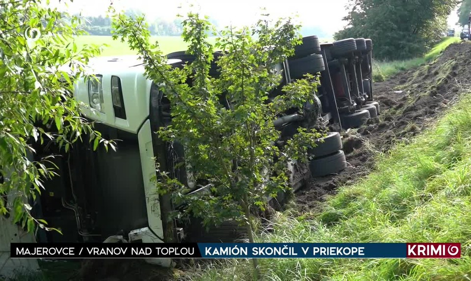 KAMIÓN SKONČIL V PRIEKOPE