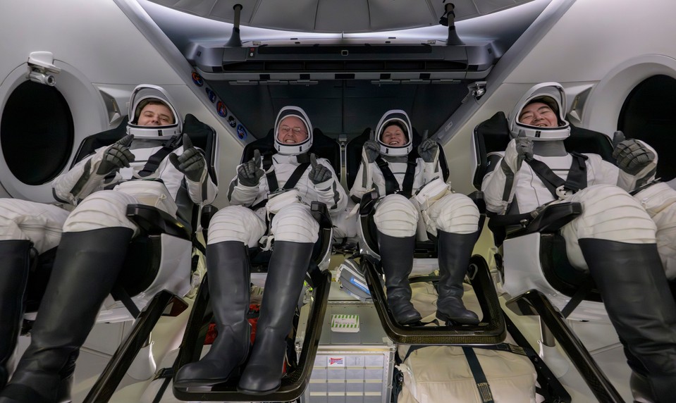 Pre zdravotné problémy sa predčasne vrátila časť posádky z ISS