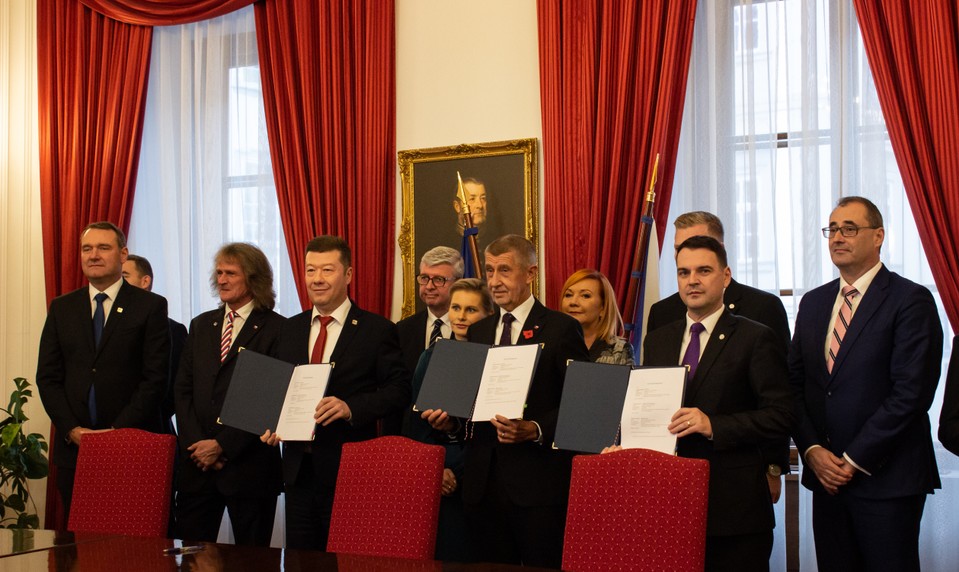 Bývalý diplomat: Prvýkrát v histórii Česka bude súčasťou vlády extrémistická strana