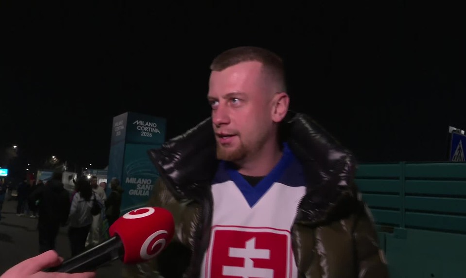Zrušený let do Milána ich neodradil: Hokejoví fanúšikovia to tesne stihli na zápas autom