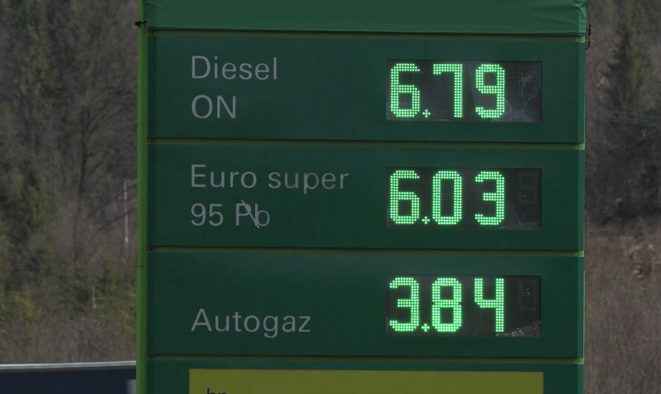 Aká je situácia s pohonnými hmotami? V zahraničí natankujete lacnejšie