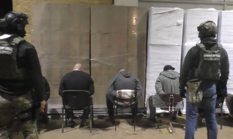 Kriminálnemu úradu sa podarilo odhaliť historicky najväčšiu nelegálnu výrobňu cigariet