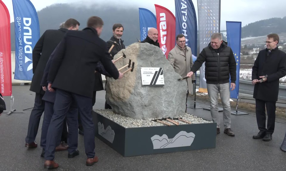 Diaľnica D3 je o krok bližšie k realite. Ráž a Fico poklepali základný kameň