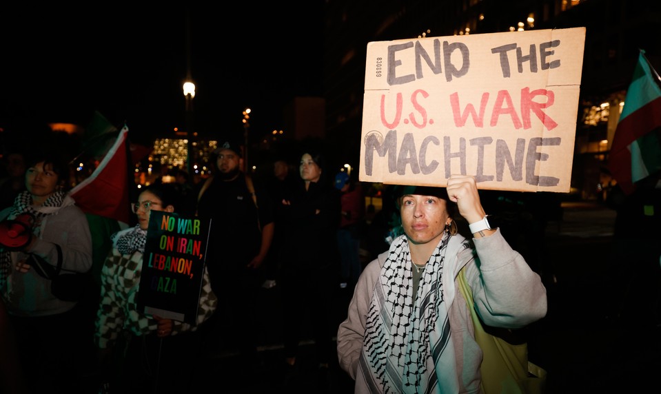 ONLINE: Iránske Revolučné gardy tvrdia, že zasiahli americkú základňu v Bahrajne