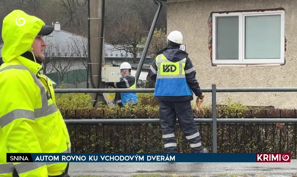 AUTOM ROVNO KU VCHODOVÝM DVERÁM
