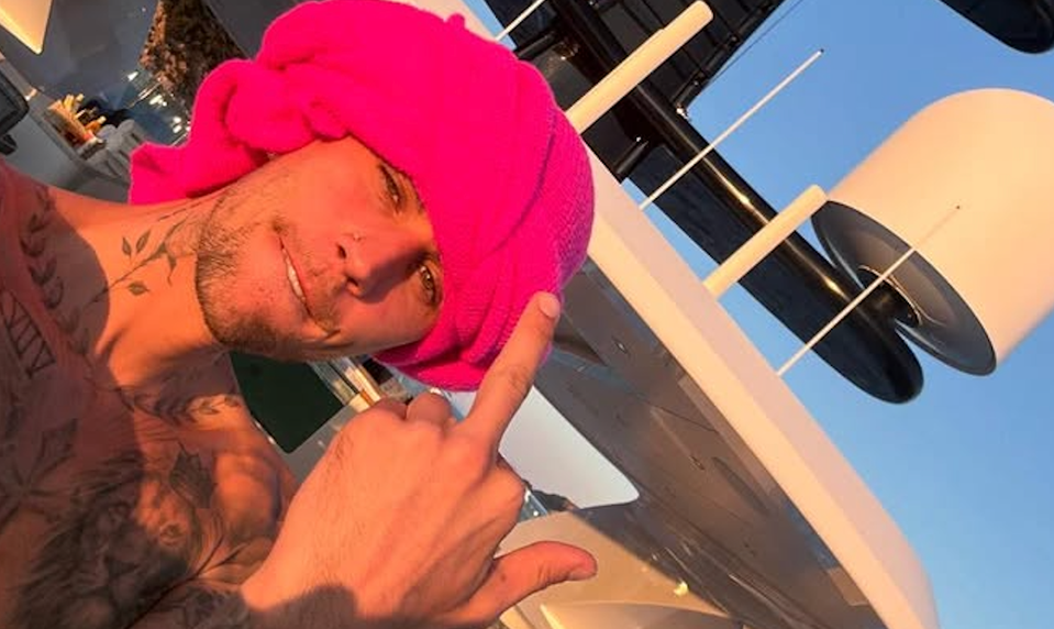 Potýčka dvoch hviezdnych spevákov! Otvoril staré rany spojené so zvrhlými párty?