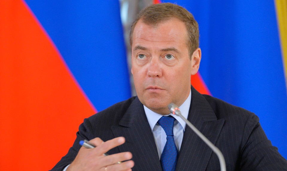 Medvedev pohrozil Nemecku priamymi útokmi na Berlín po tom, čo obvinilo Rusko z útoku na letisko