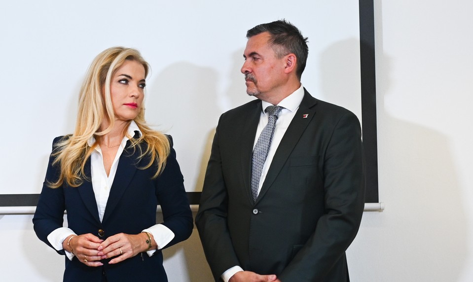 Machala sa o svojom odvolaní dozvedel z médií. „Ja mám dovolenku,“ reaguje